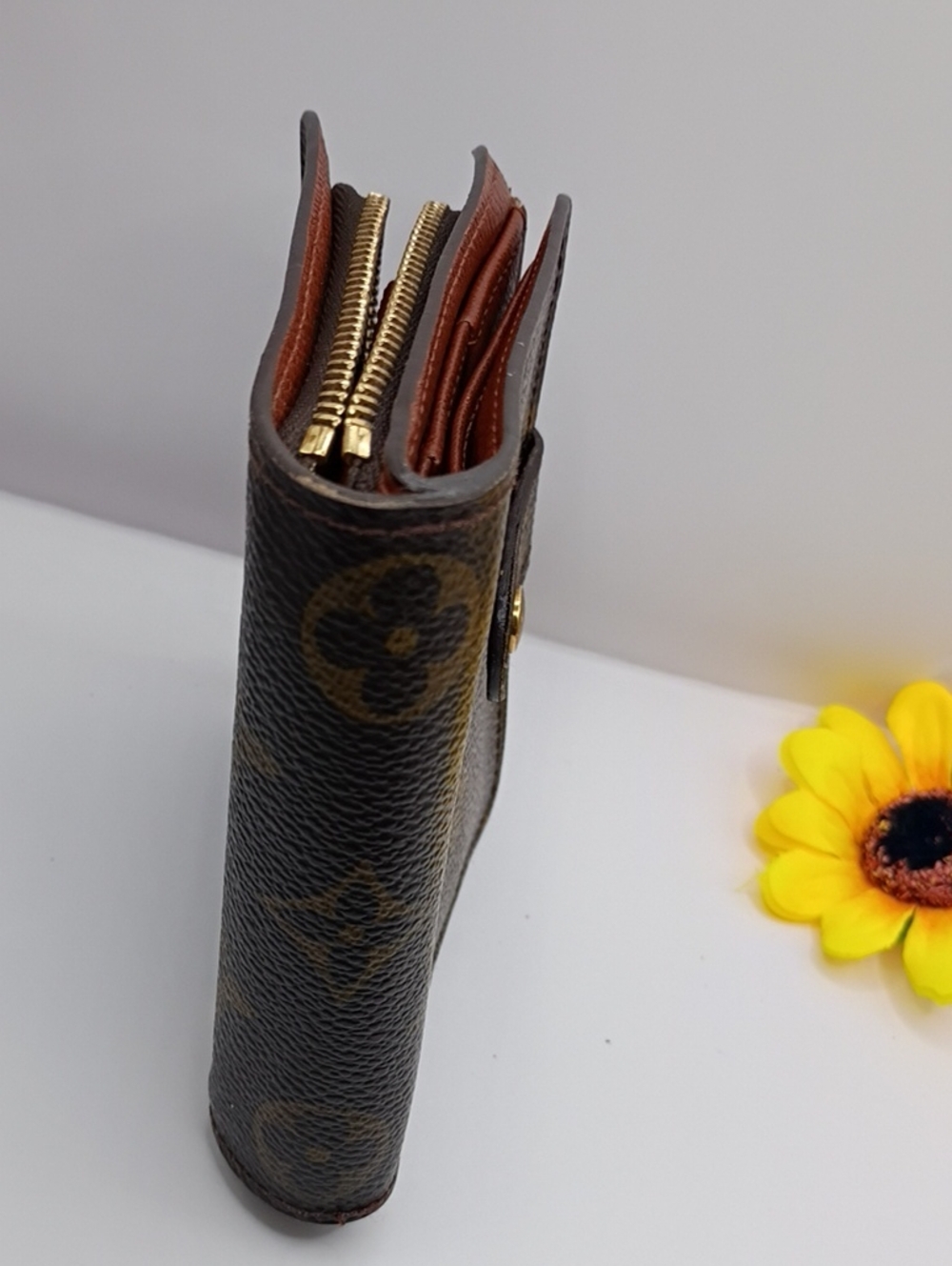 Louis Vuitton Mini Compactable Wallet - Picture 4 of 16